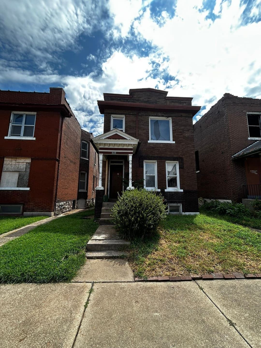 3520 Paris Ave