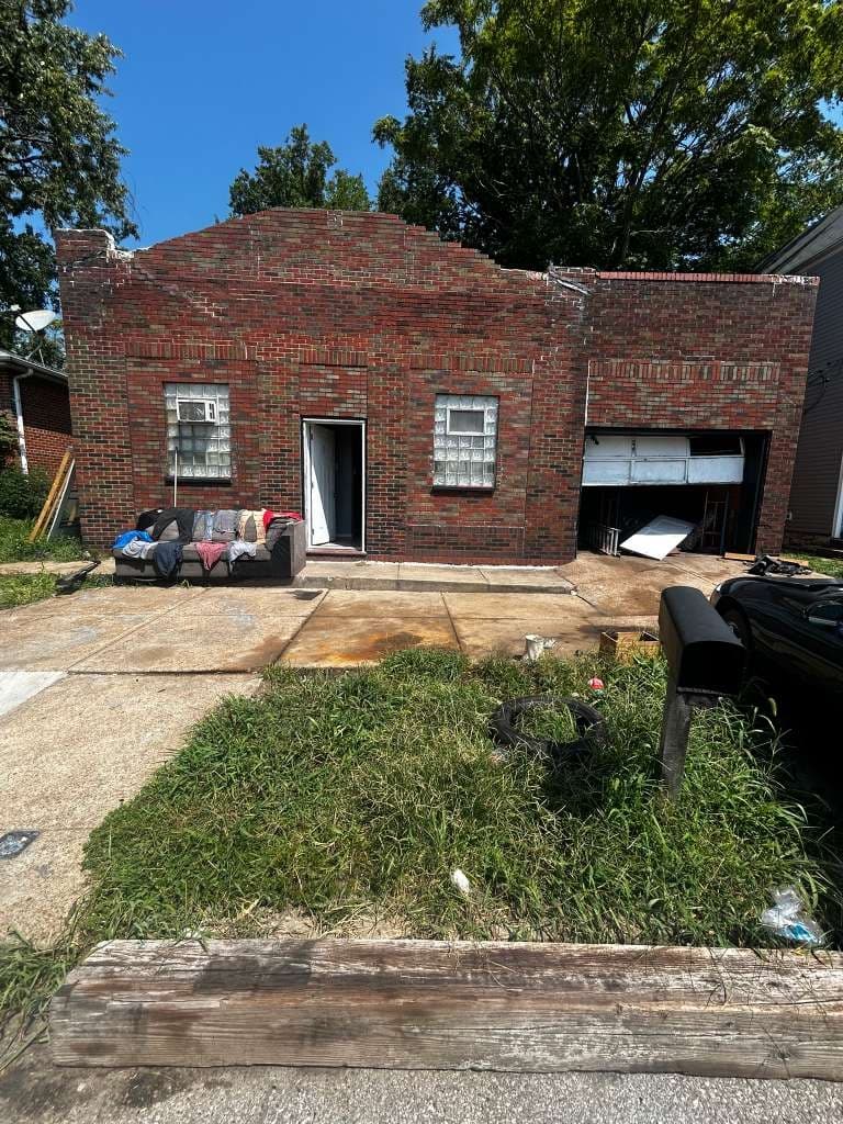 1027 Garth Ave